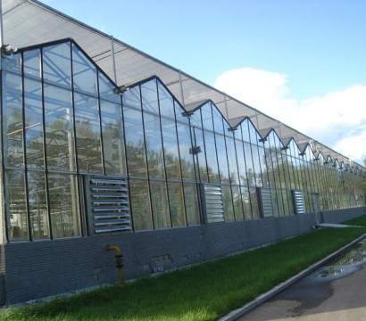 Solar panel greenhouse